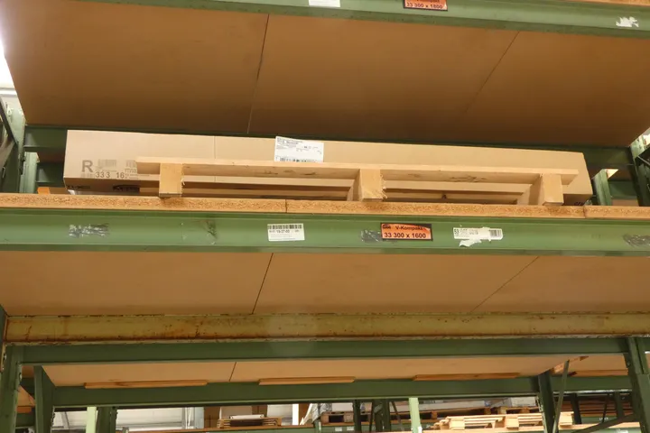 Kermi - Heizkörper Therm X2 Profil-V Typ 33, AG rechts, weiß Umfang: Palette mit Inhalt, Ebene 3 / Maße in cm ca. 30 x 160